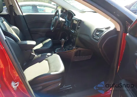 2018 Jeep Compass Altitude 4X4 z USA, uszkodzony, nr VIN 3C4NJDBB3JT395840